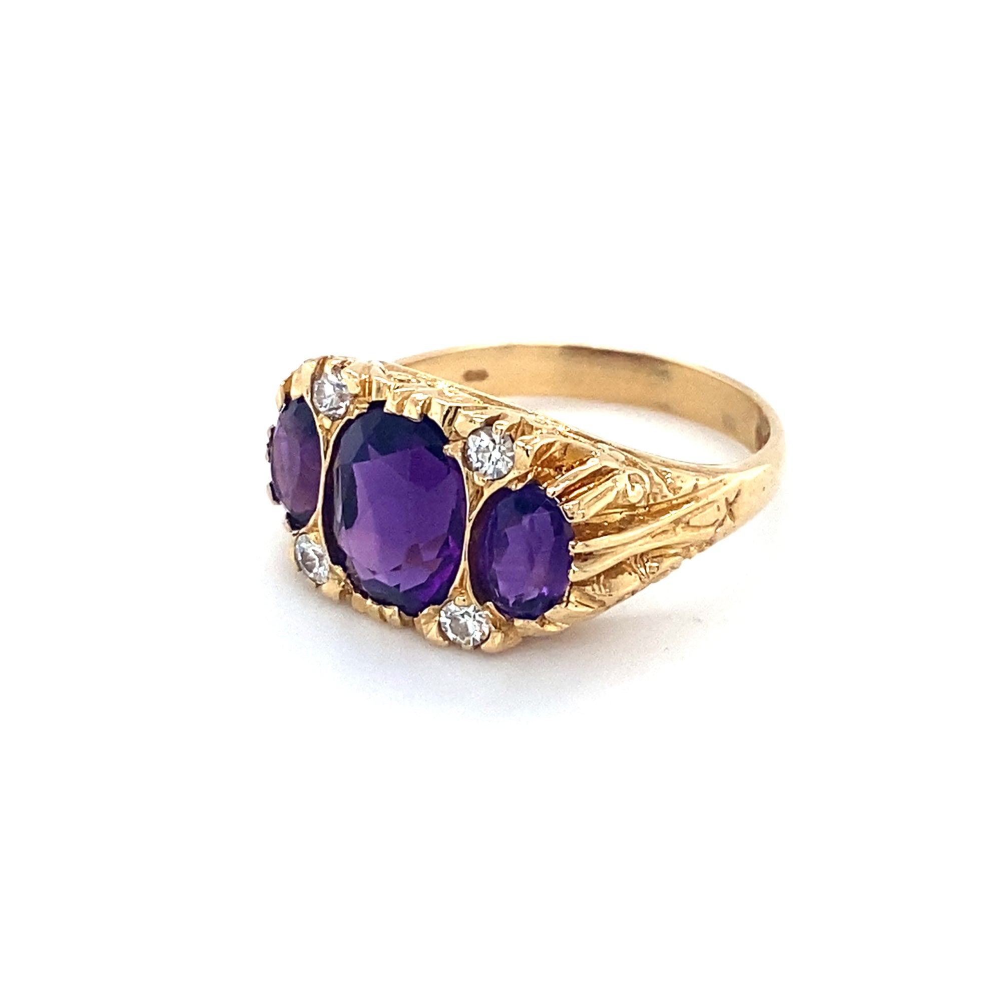 Vintage 18kt Gold Amethyst &amp; Diamond Ring
