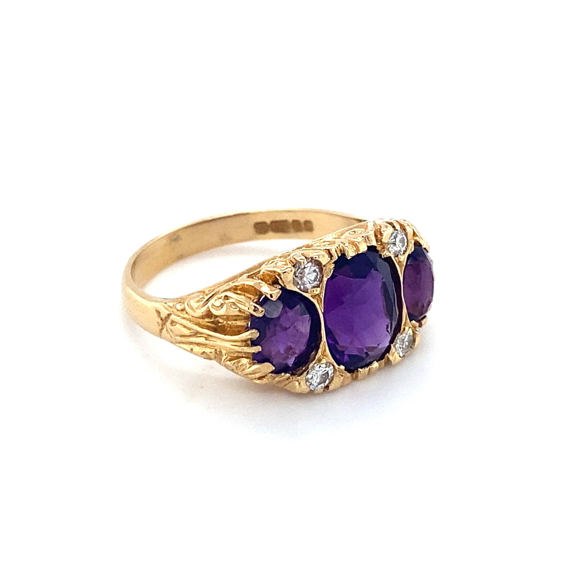 Vintage 18kt Gold Amethyst &amp; Diamond Ring