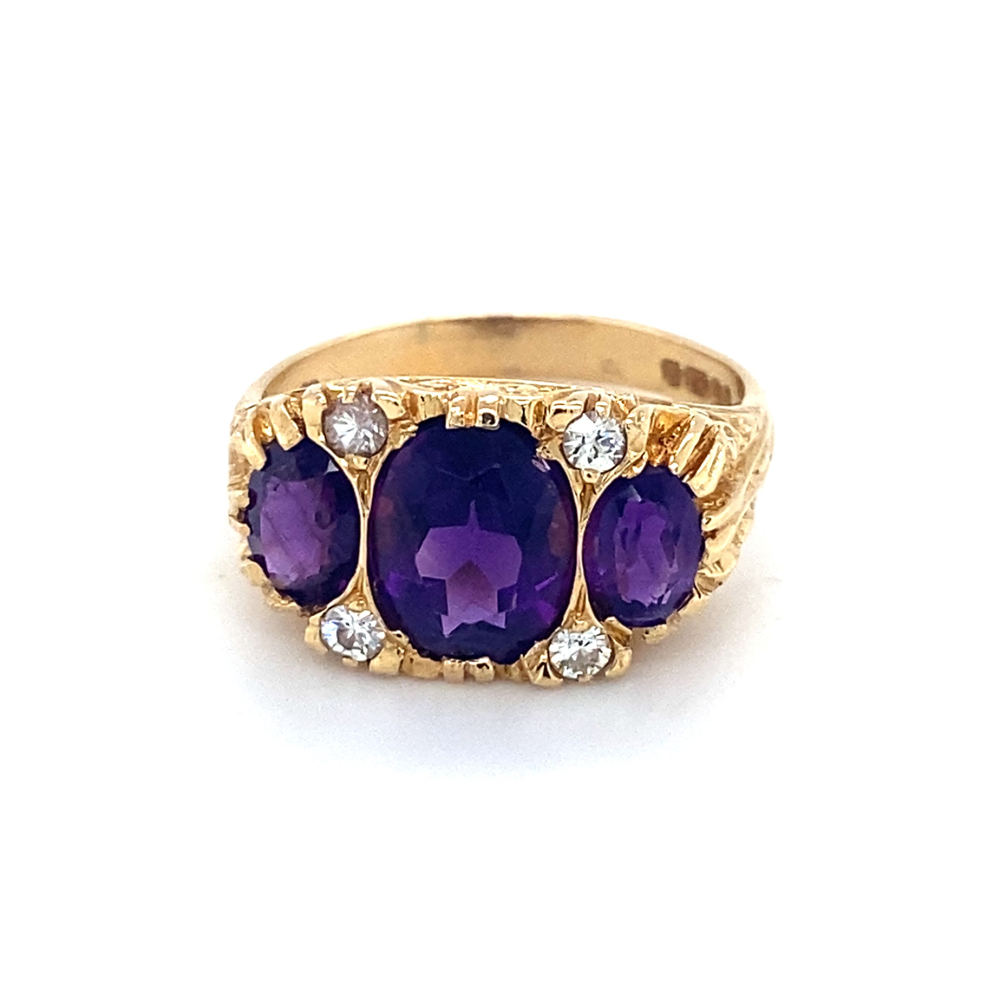 Vintage 18kt Gold Amethyst &amp; Diamond Ring
