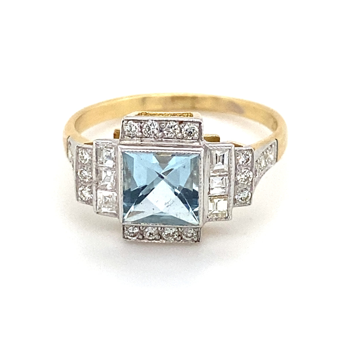 18kt Antique Gold Ring with Aquamarine &amp; Diamonds