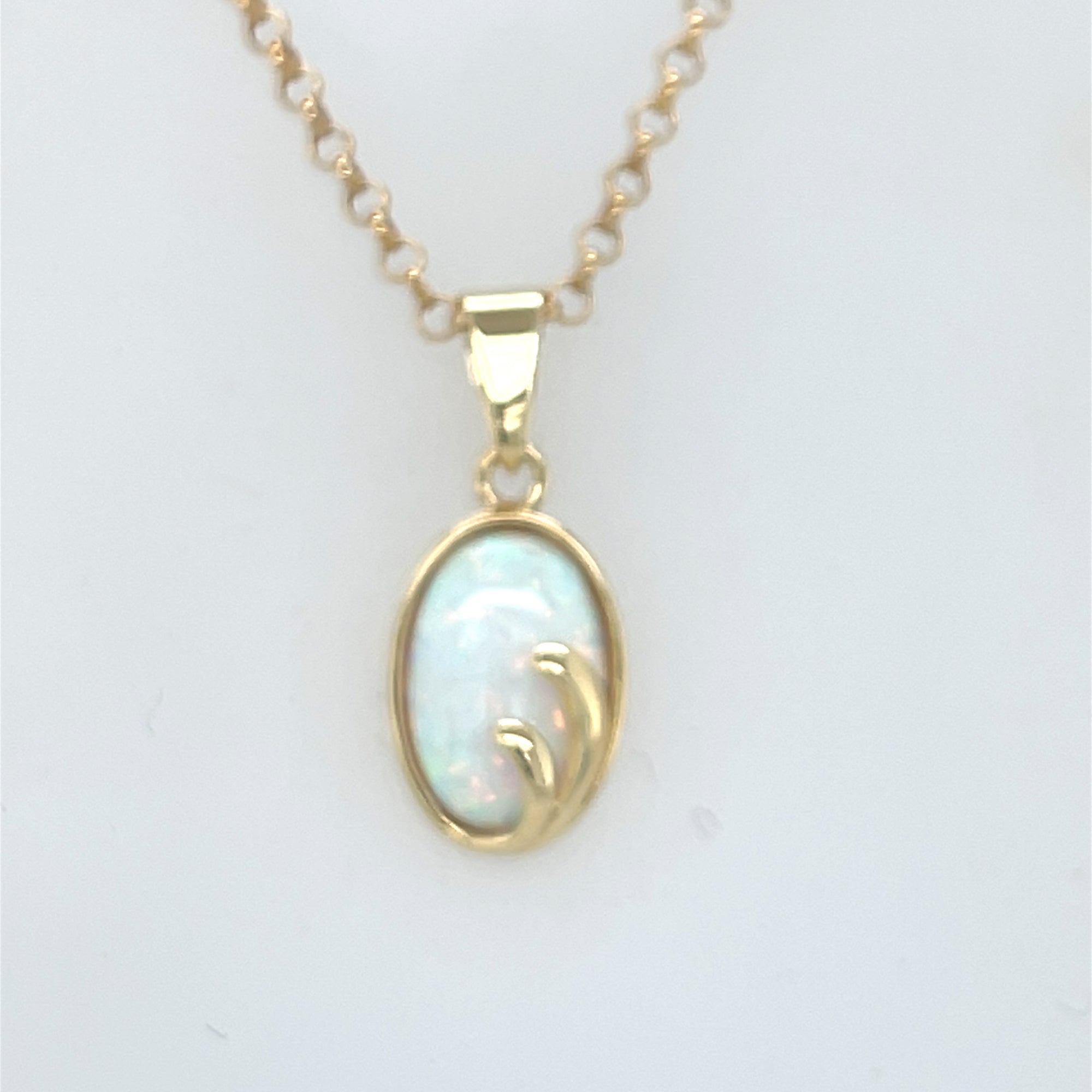 9kt Gold Opal Pendant