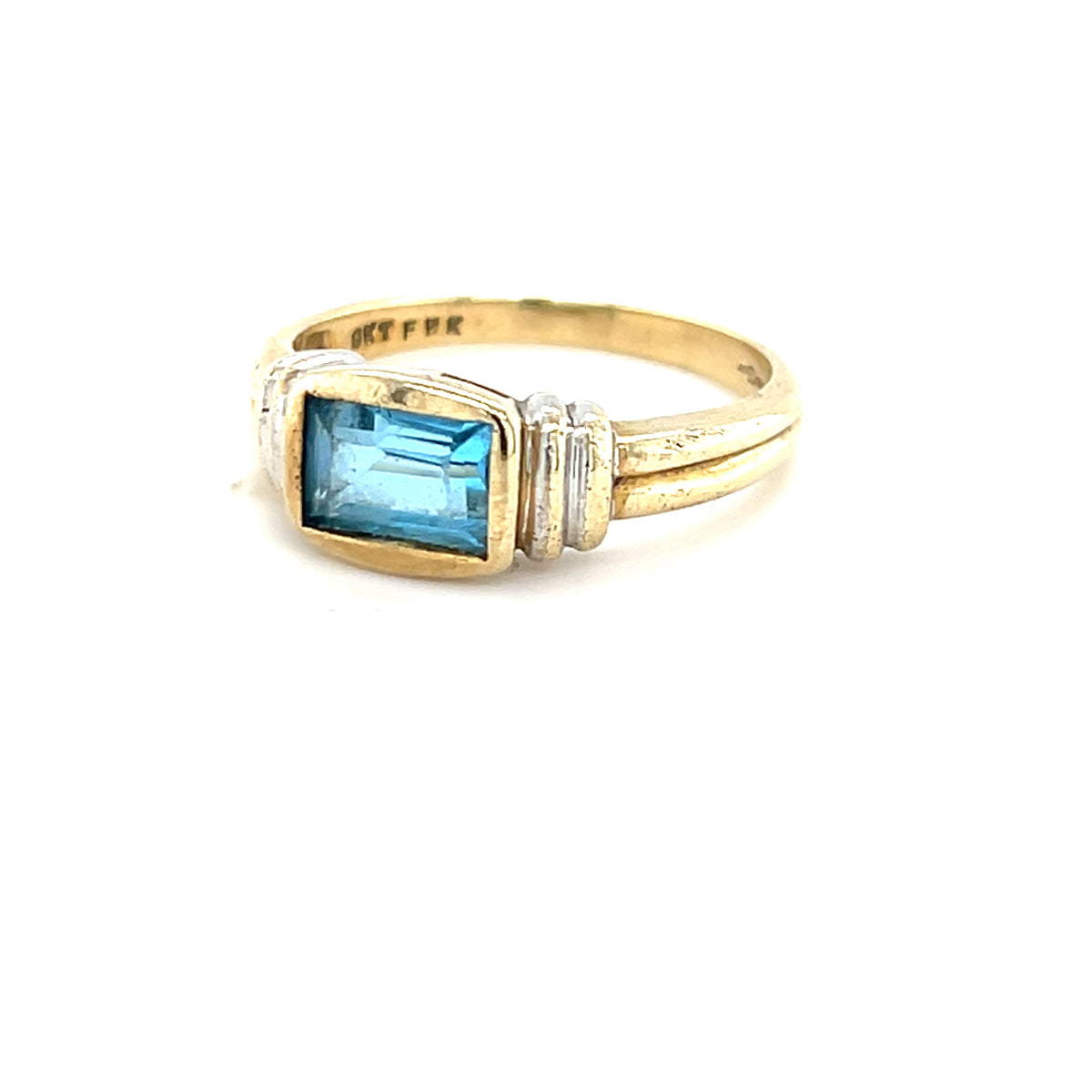 9kt Gold Ring with Turquoise Coloured Stone