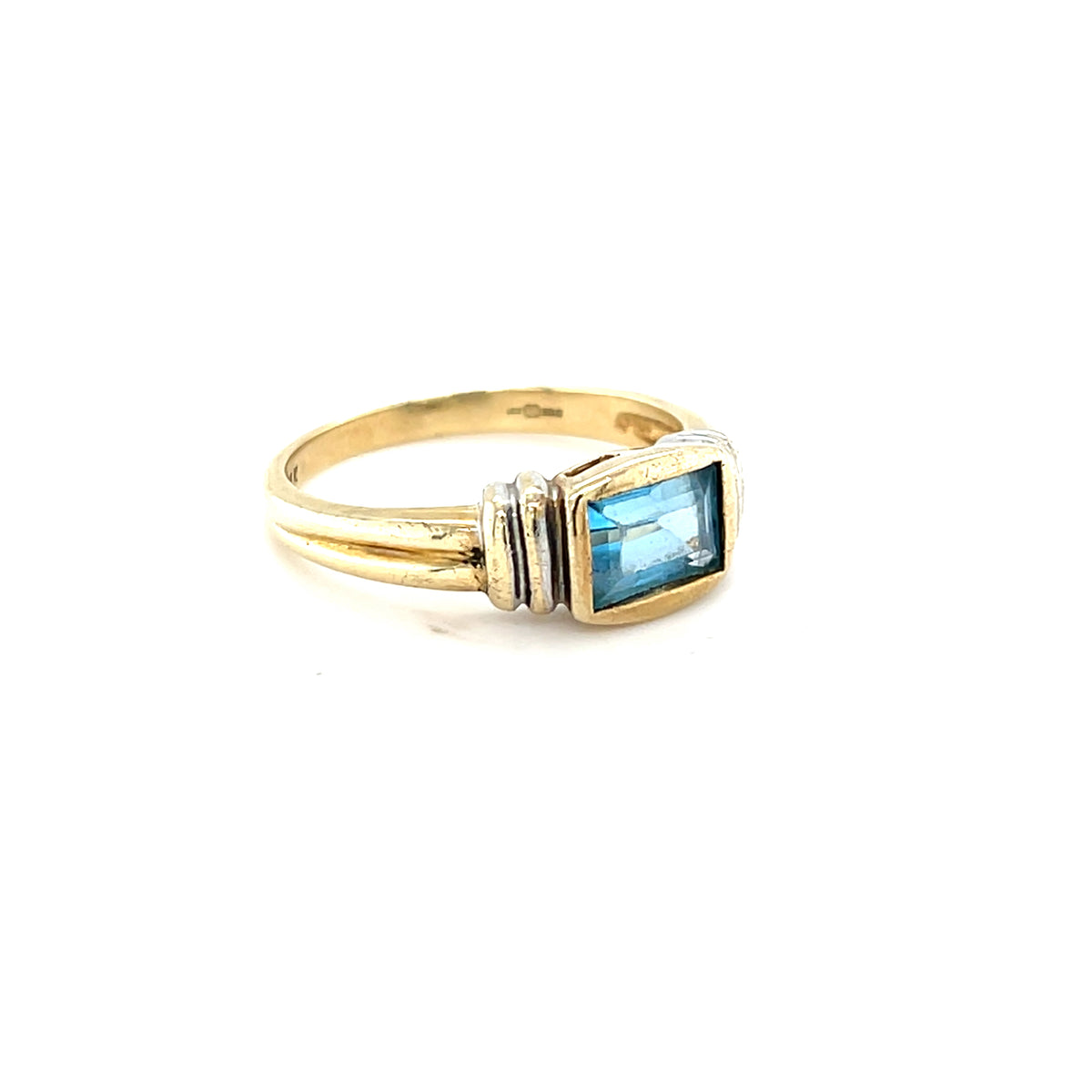 9kt Gold Ring with Turquoise Coloured Stone