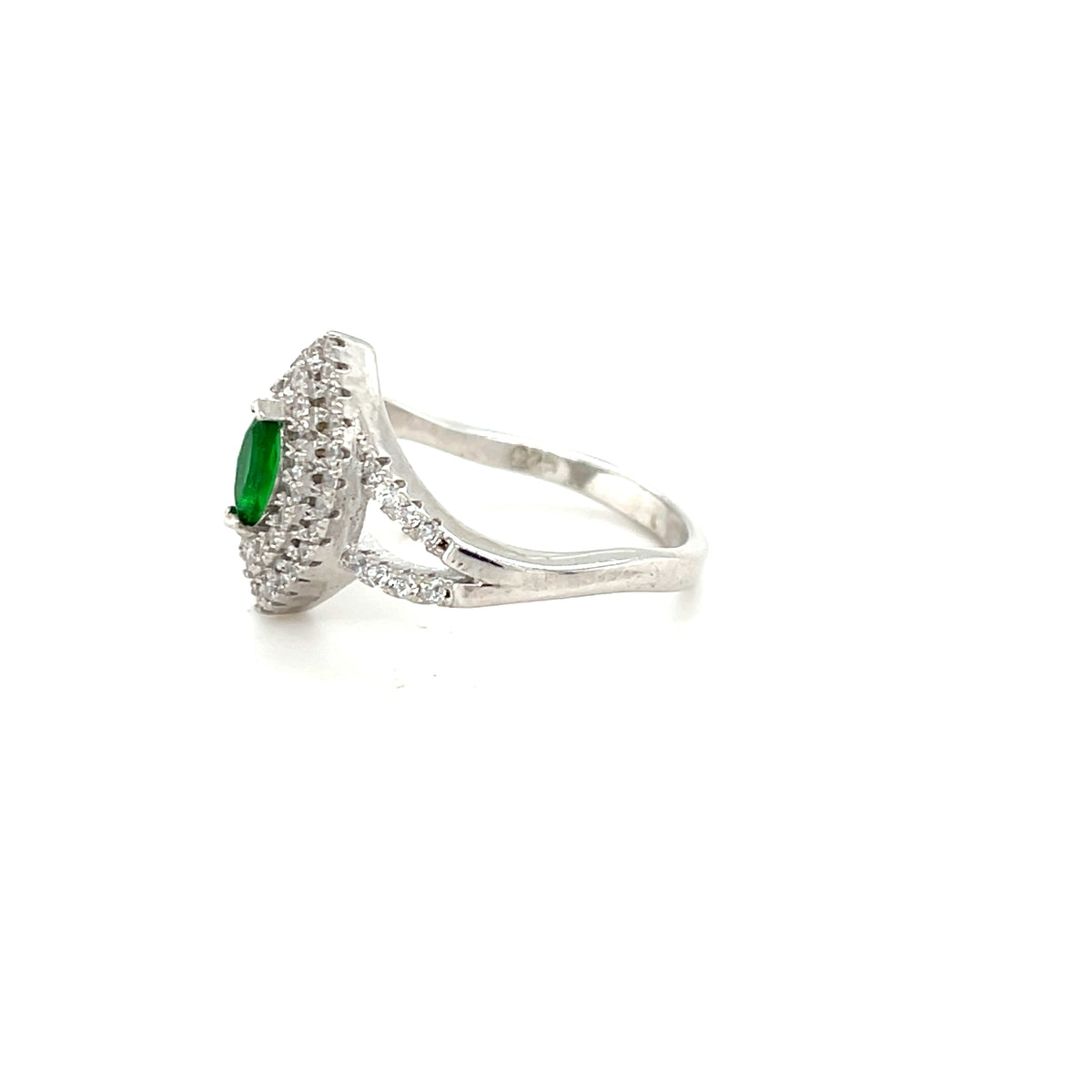 Sterling Silver Stone set Ring with Green Stone