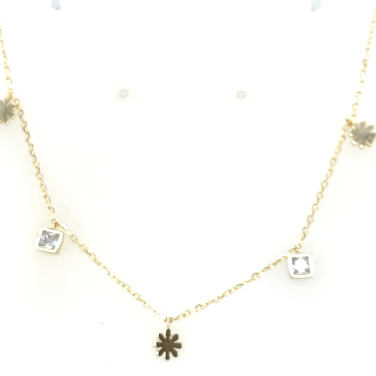 Gold colured necklace from Yo Jewels