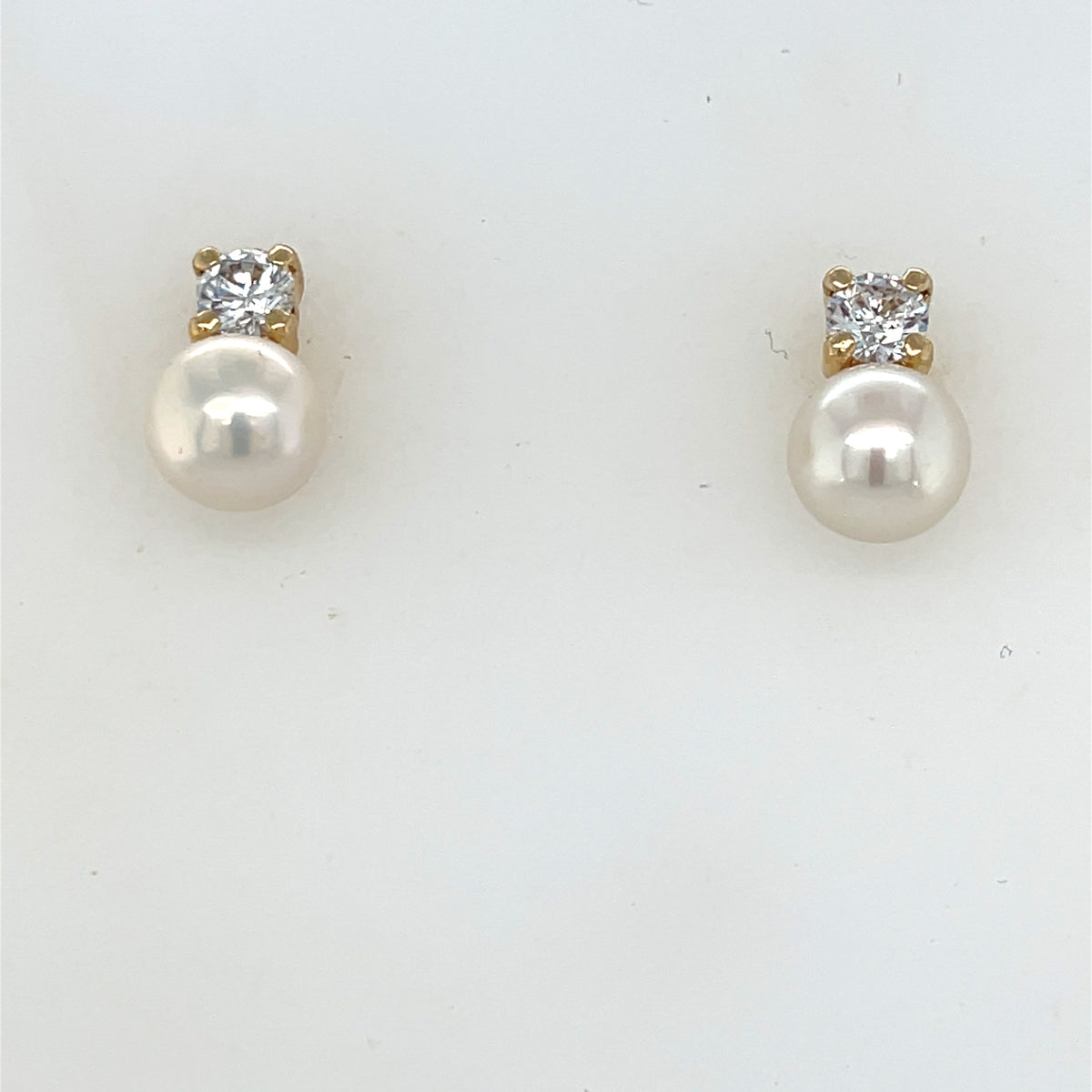 9kt Gold Stud Earrings with Pearl and Clear Stone