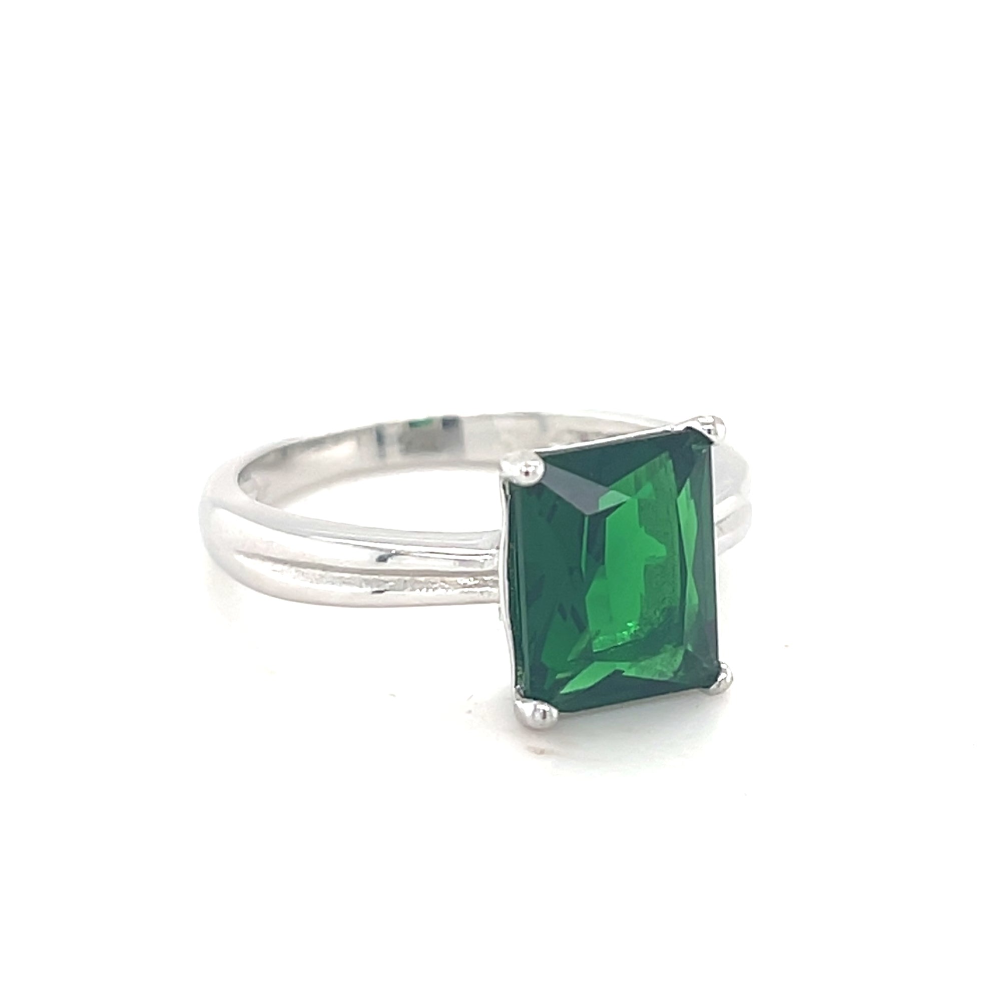 Sterling Silver Emerald Coloured Ring