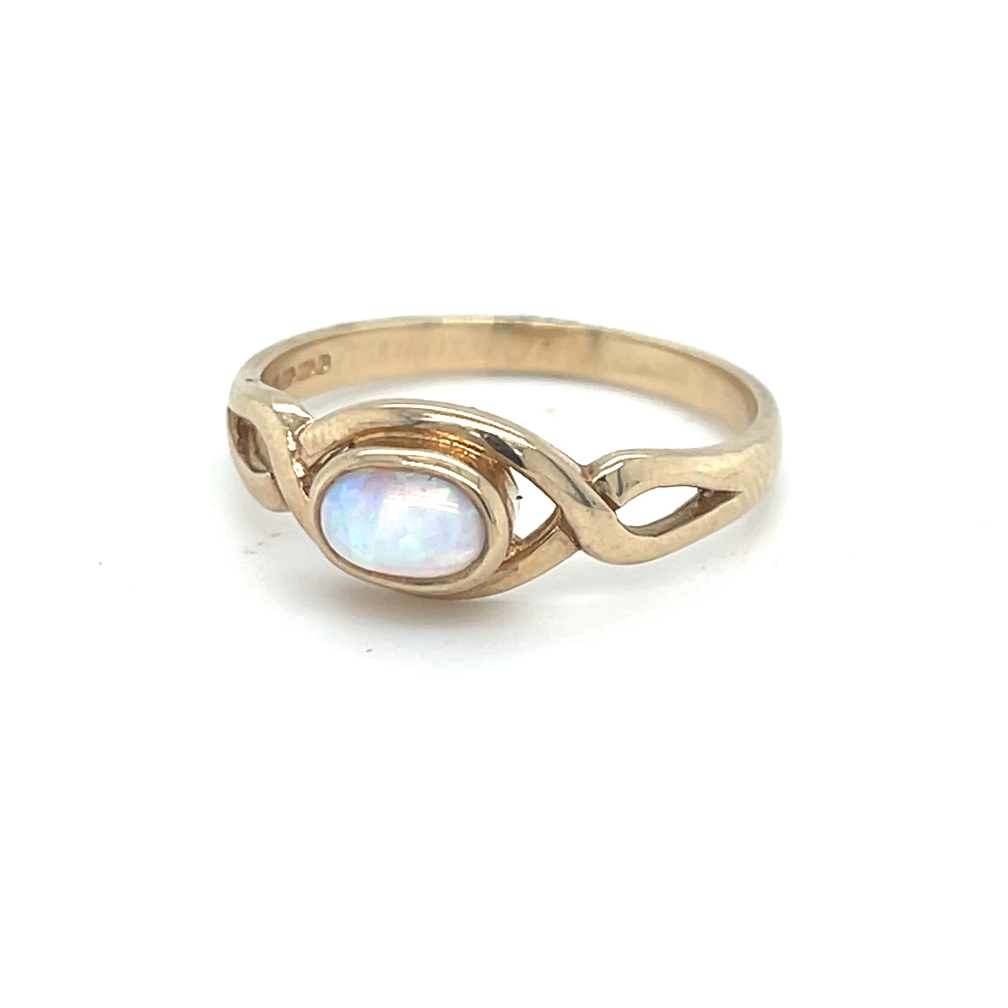 9kt Gold Opal Ring