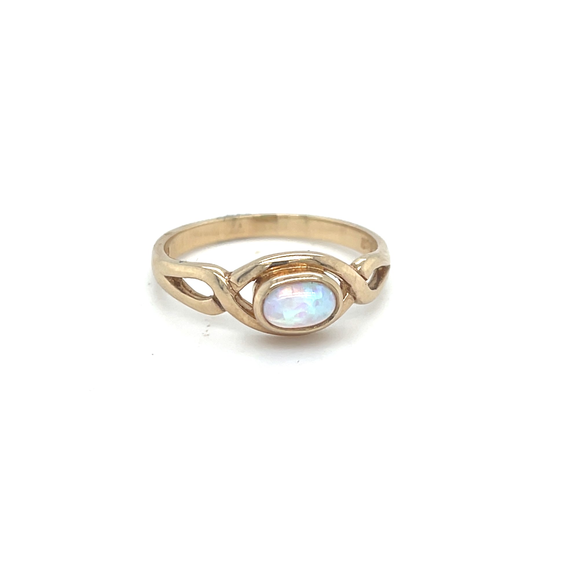 9kt Gold Opal Ring