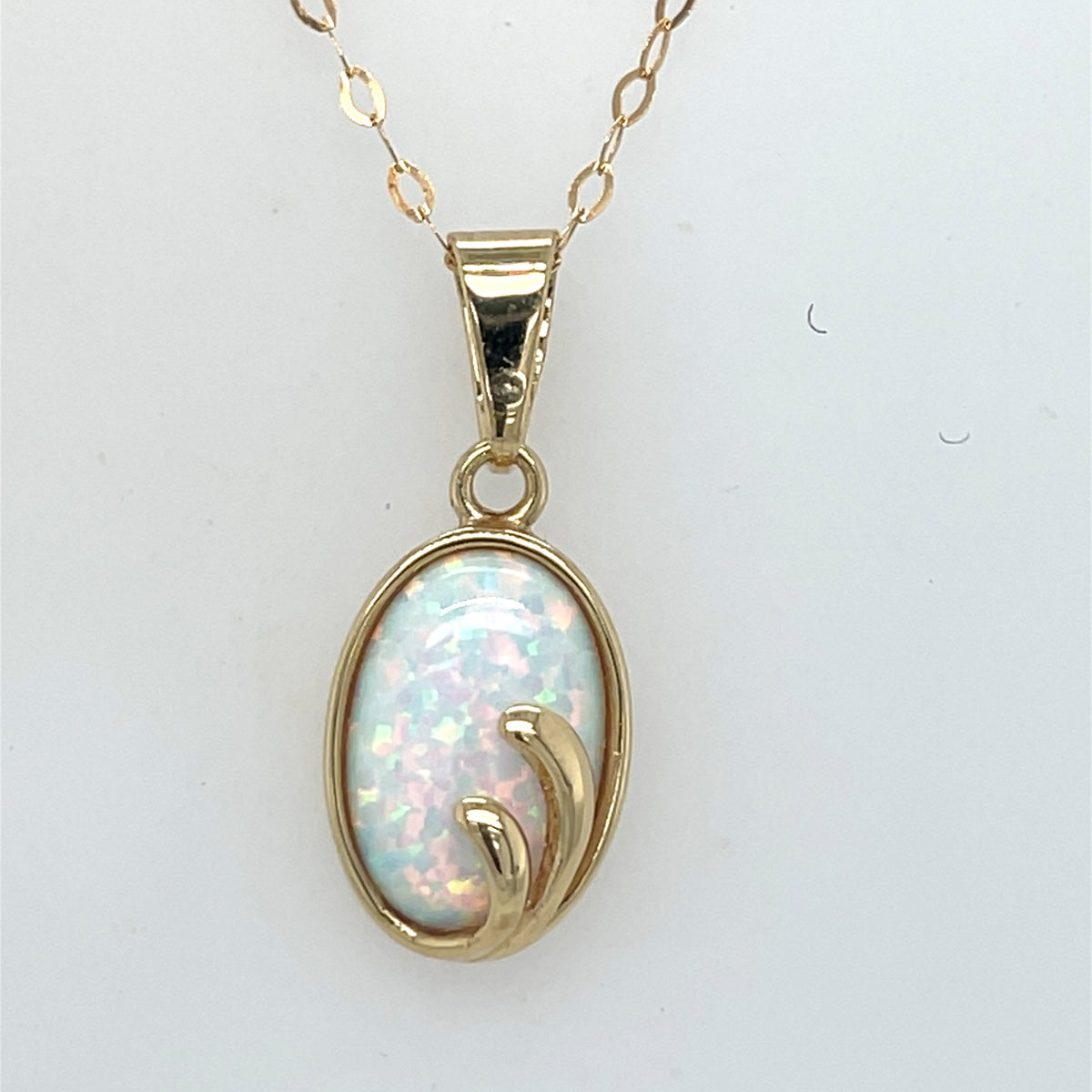 9kt Gold Opal Pendant