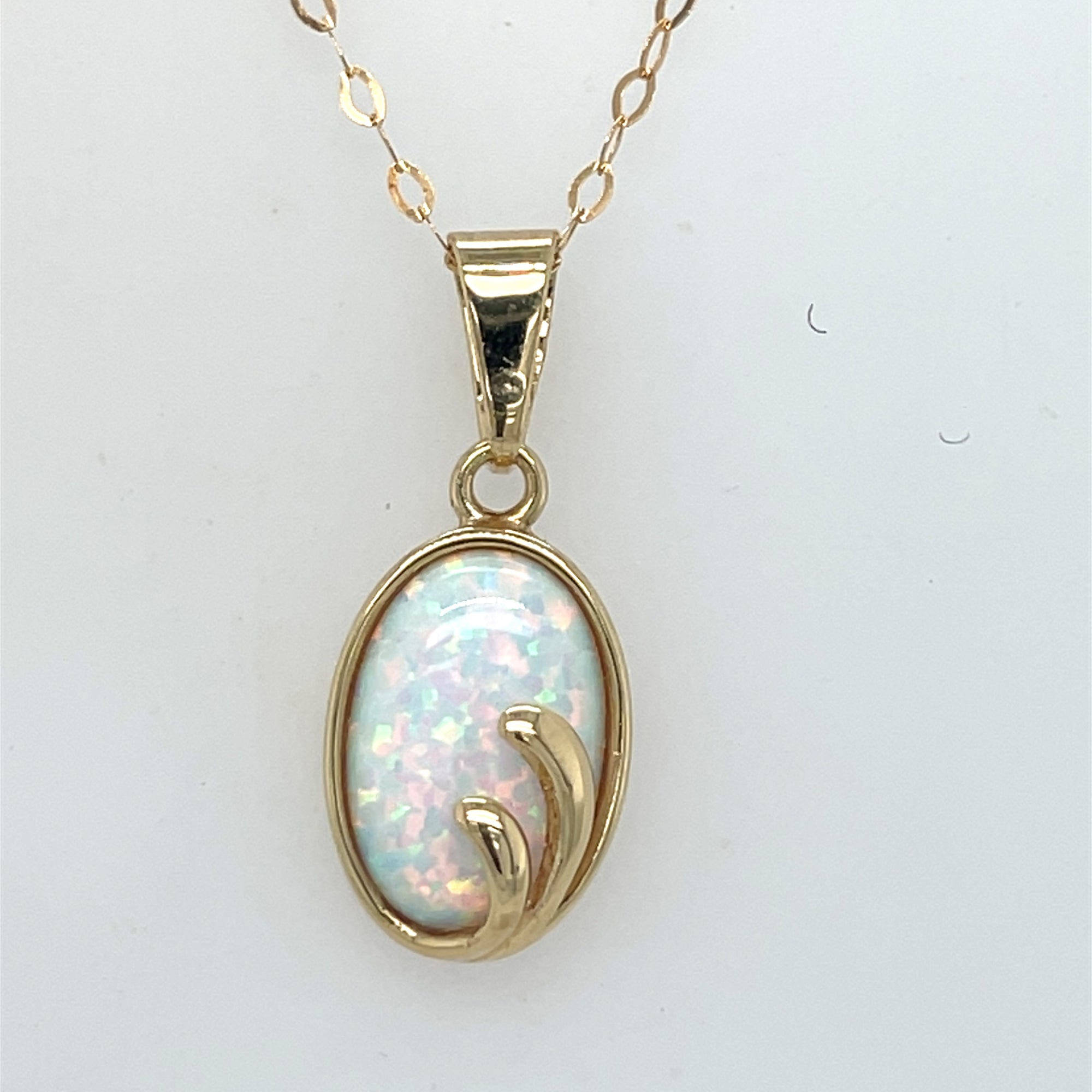 9kt Gold Opal Pendant