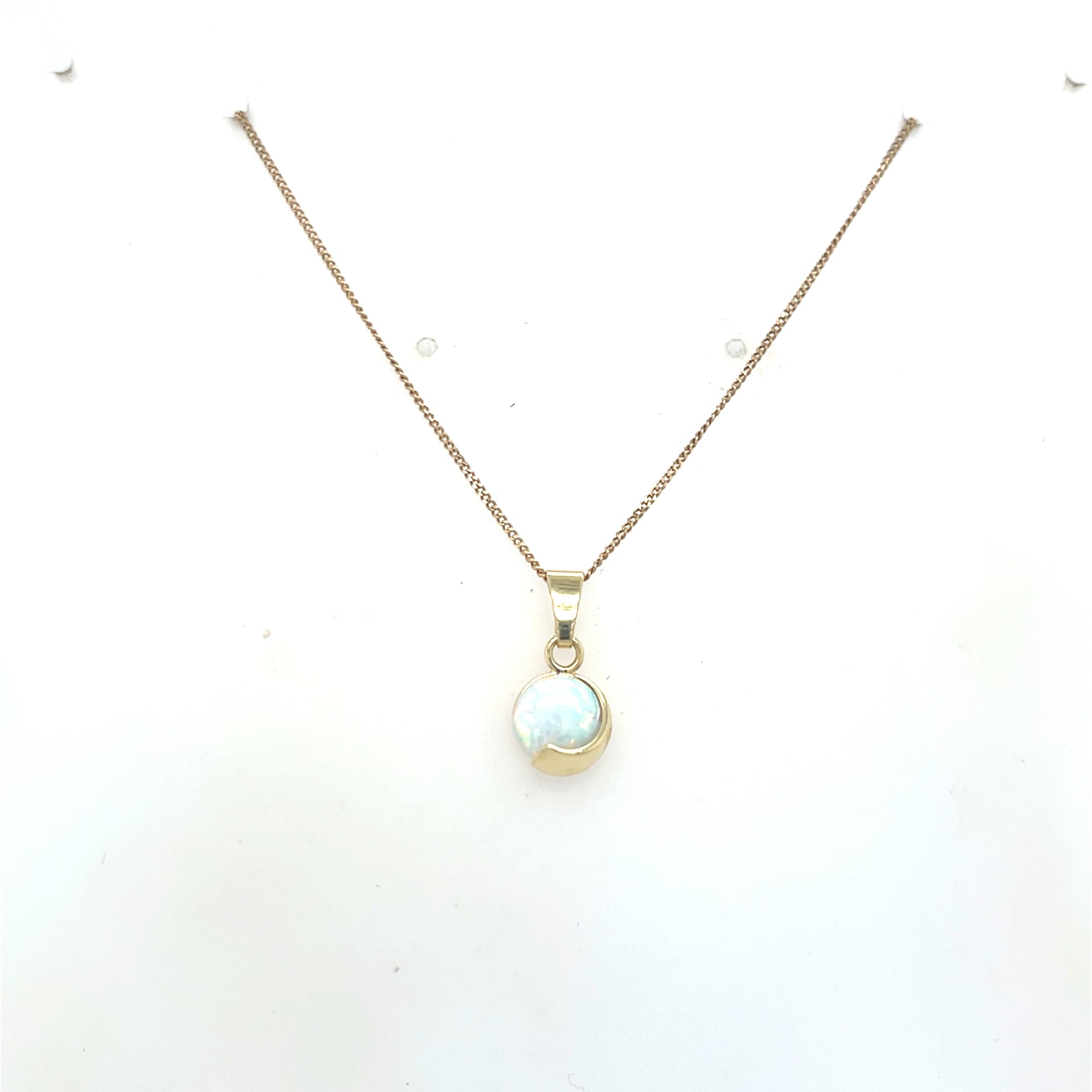 9kt Gold Opal Pendant