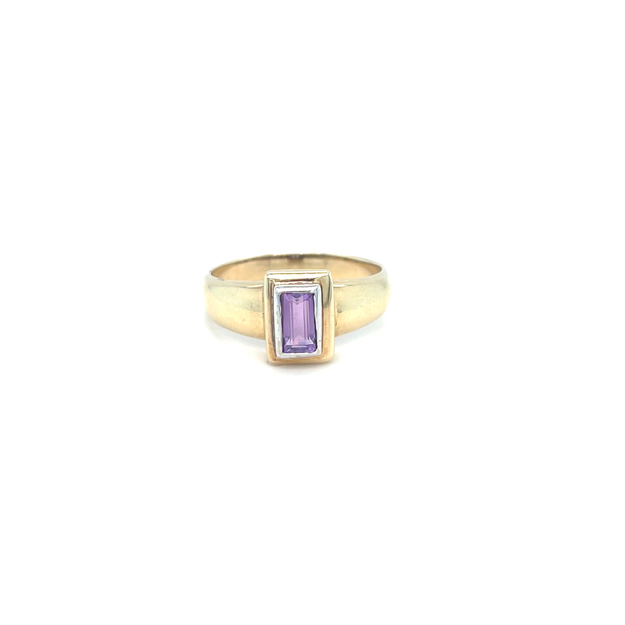 9kt Gold Amethyst Ring