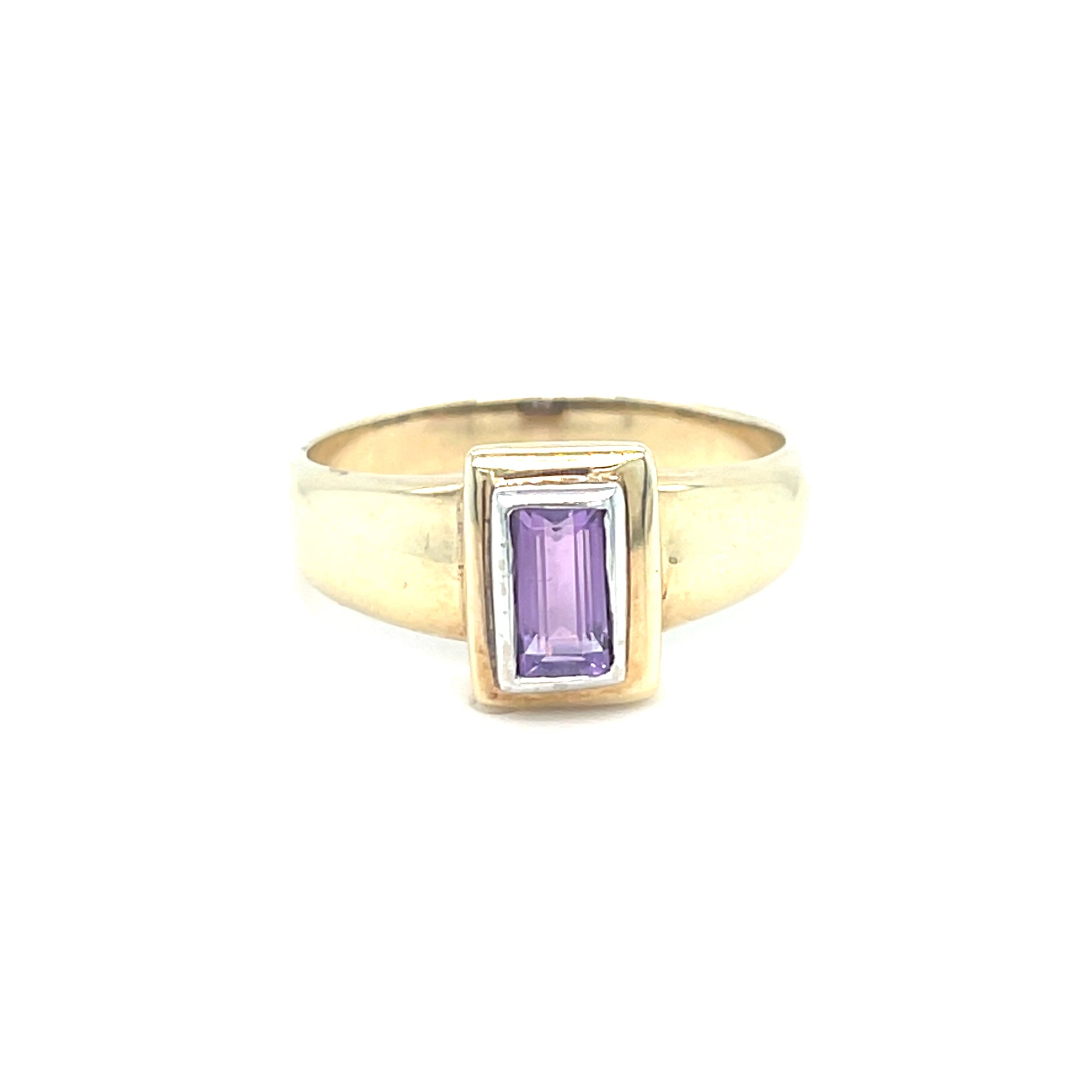 9kt Gold Amethyst Ring