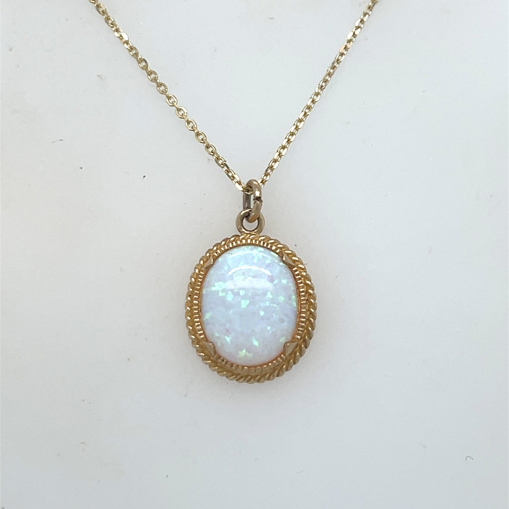 9kt Gold Opal Pendant