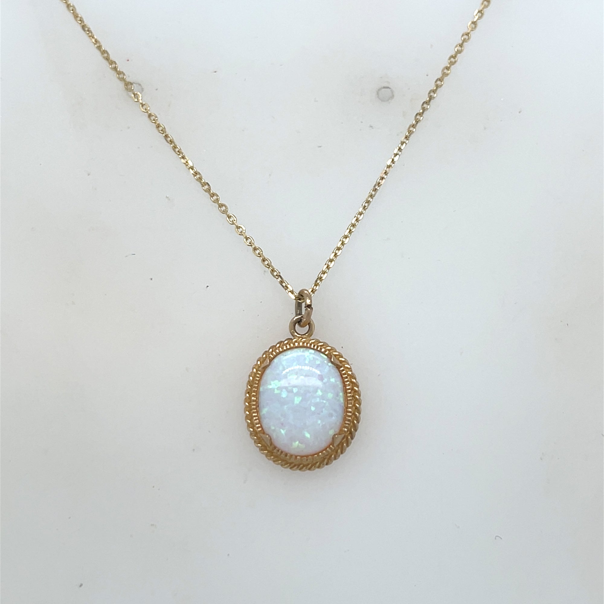 9kt Gold Opal Pendant