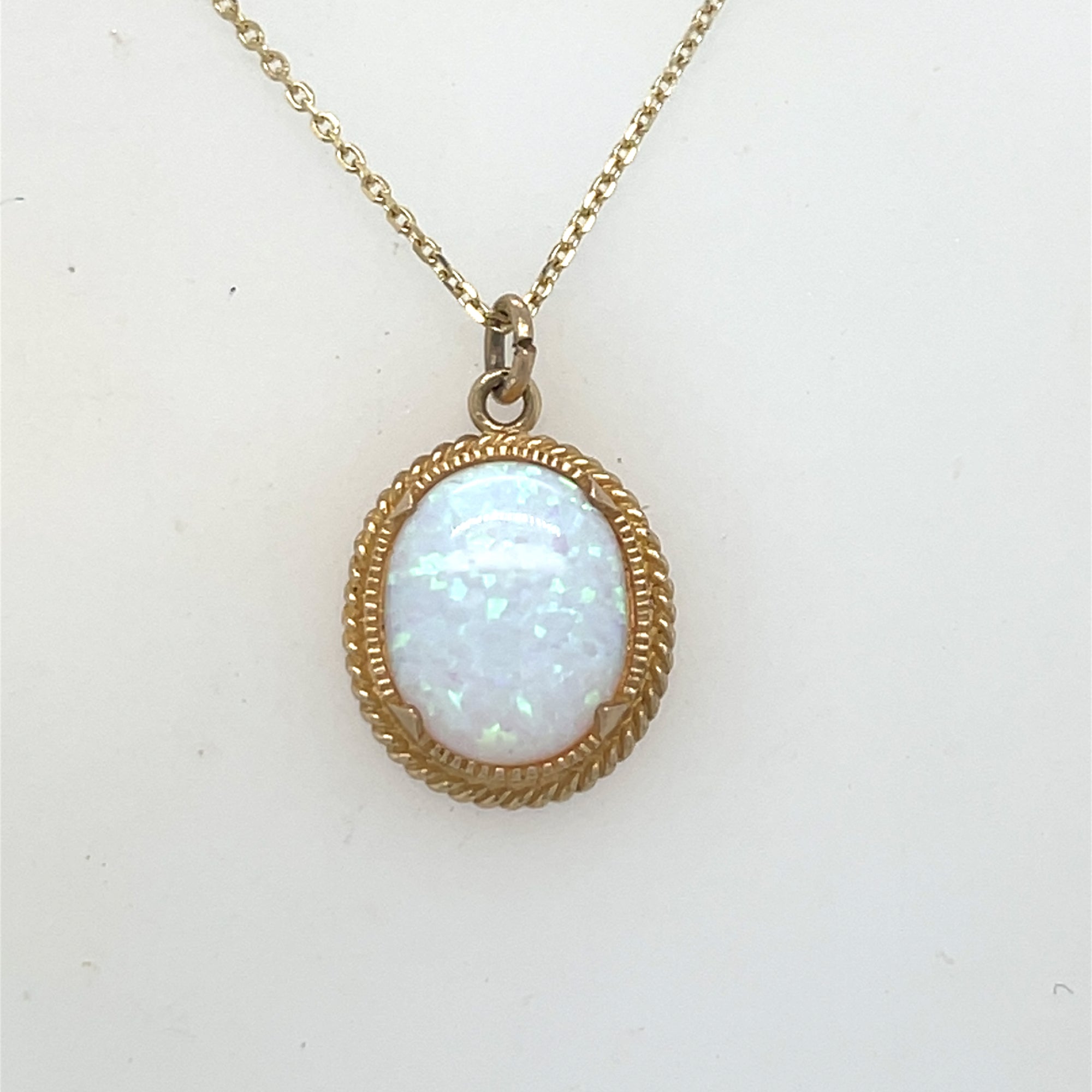 9kt Gold Opal Pendant