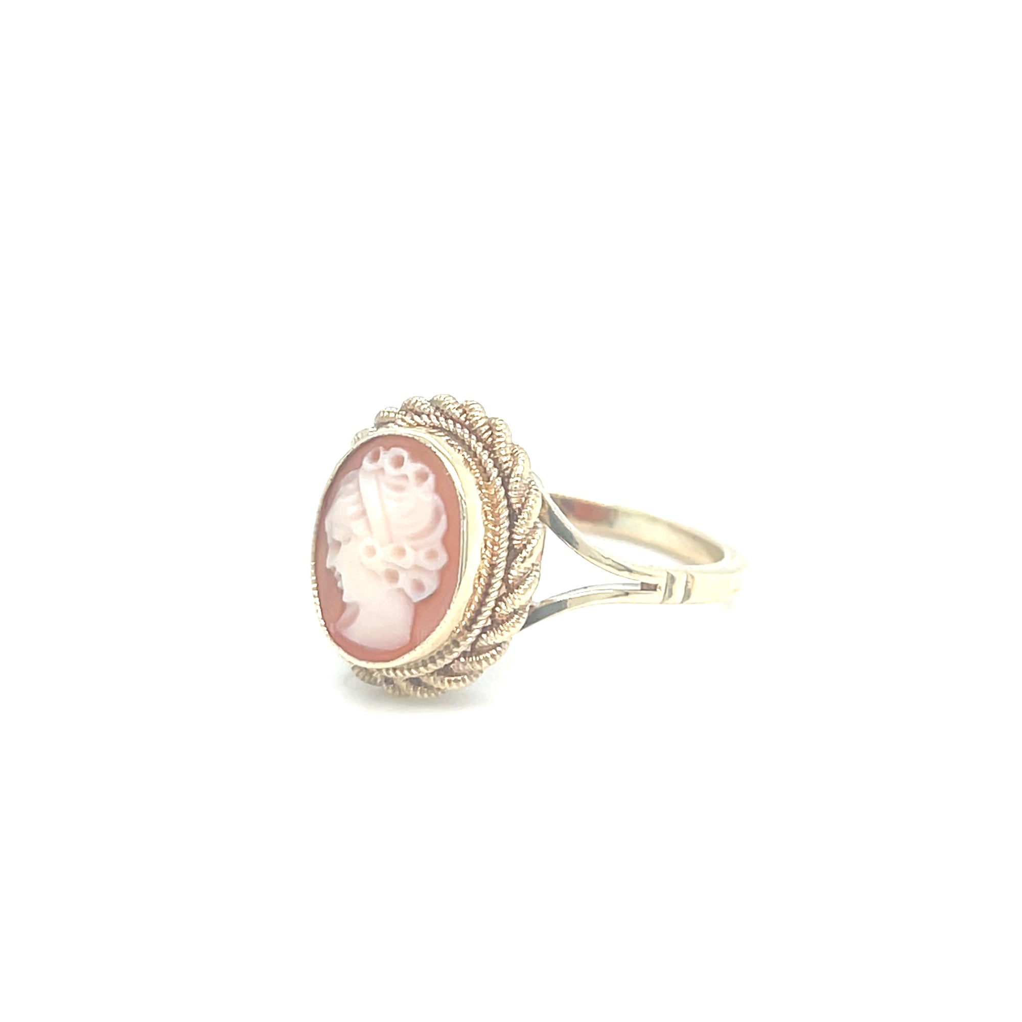 9kt Gold Cameo Ring