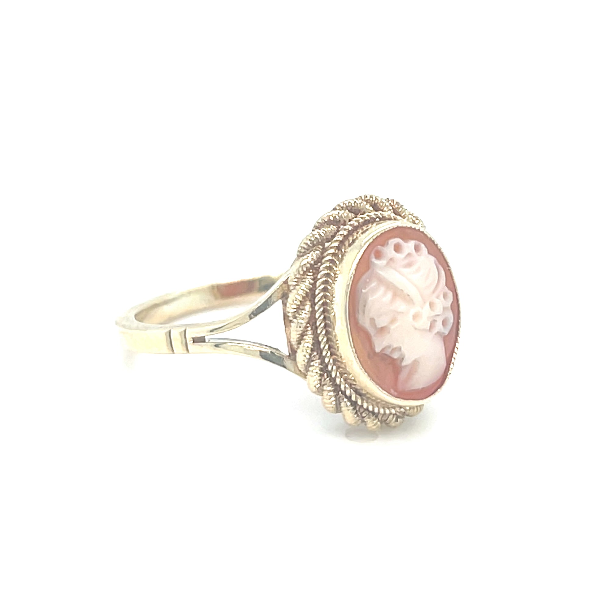 9kt Gold Cameo Ring