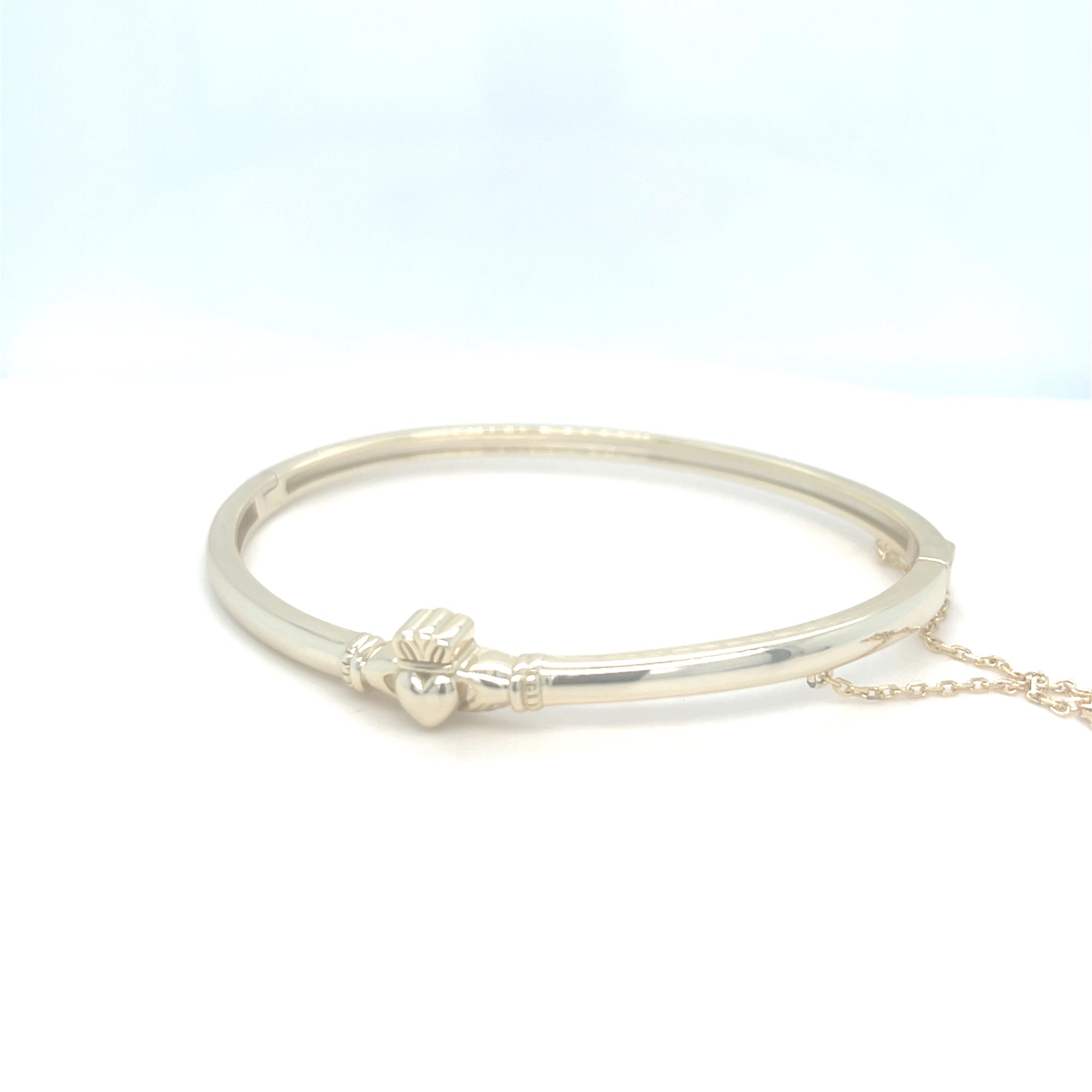 Gold plated claddagh bangle