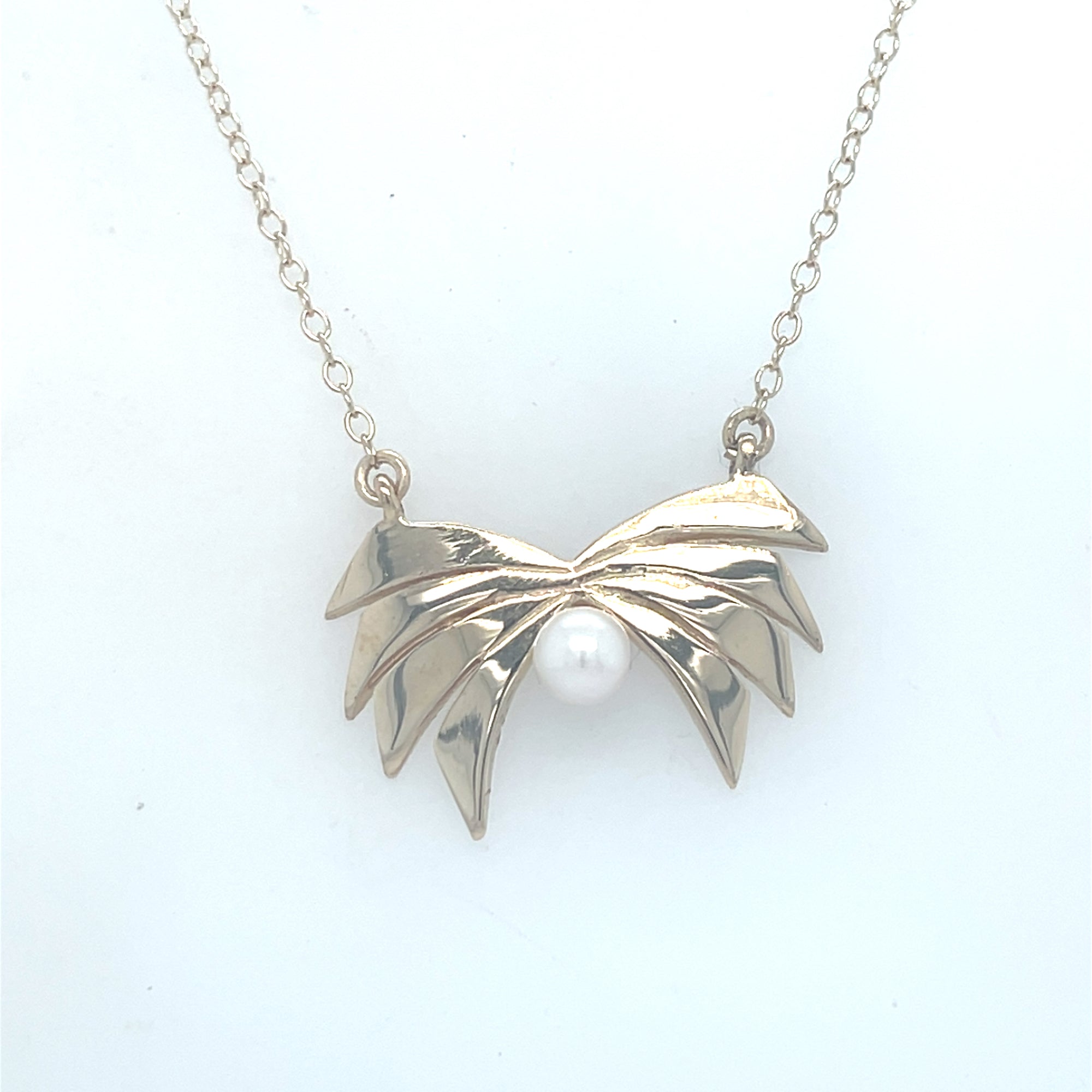 9kt Gold Pendant with Cultured Pearl