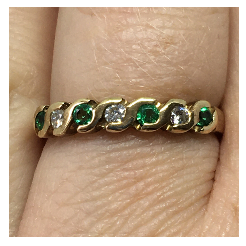 9kt Gold Emerald &amp; Diamond Ring