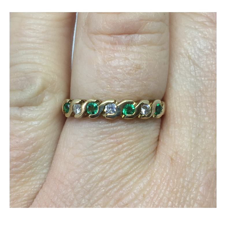 9kt Gold Emerald &amp; Diamond Ring