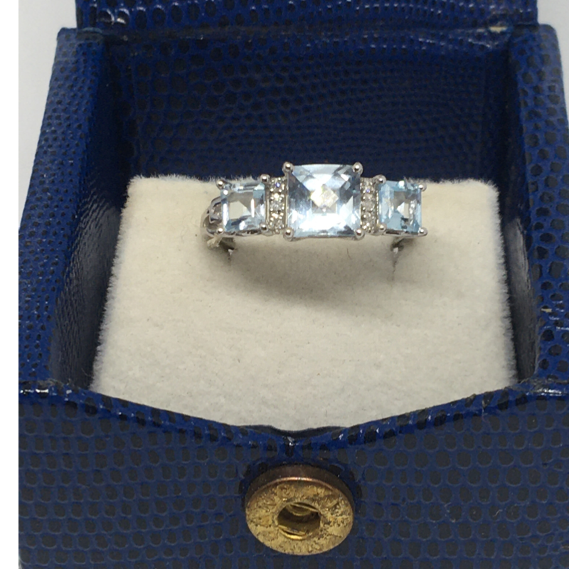 14ct White Gold 3 Stone Aqua Ring