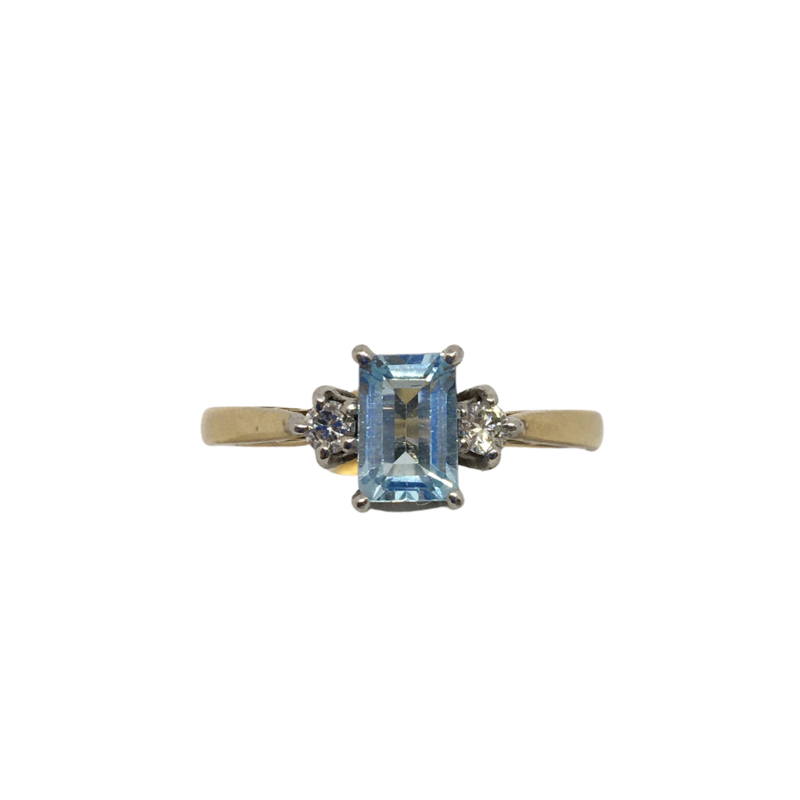 Aqua &amp; Diamonds in a White Gold Setting on a 9ct Gold Band