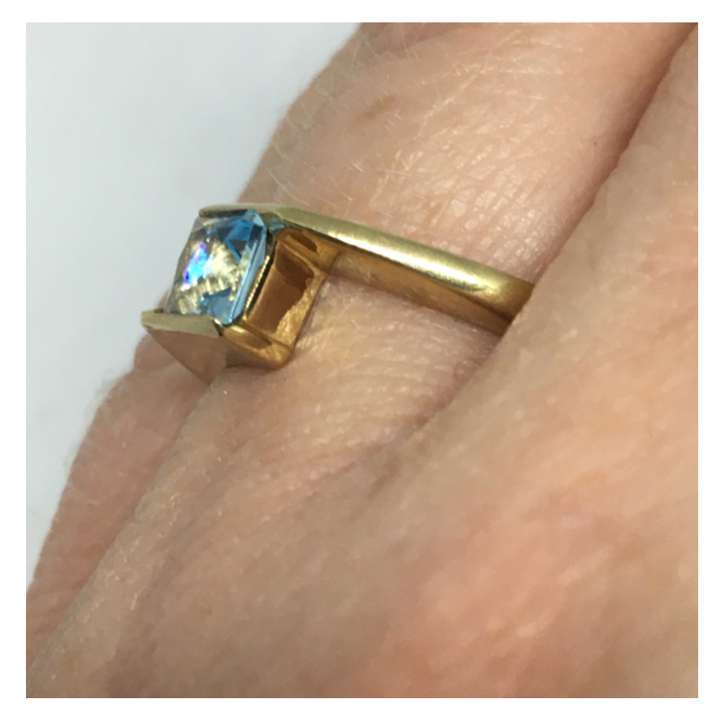 9ct Gold Ring with Aqua Stone