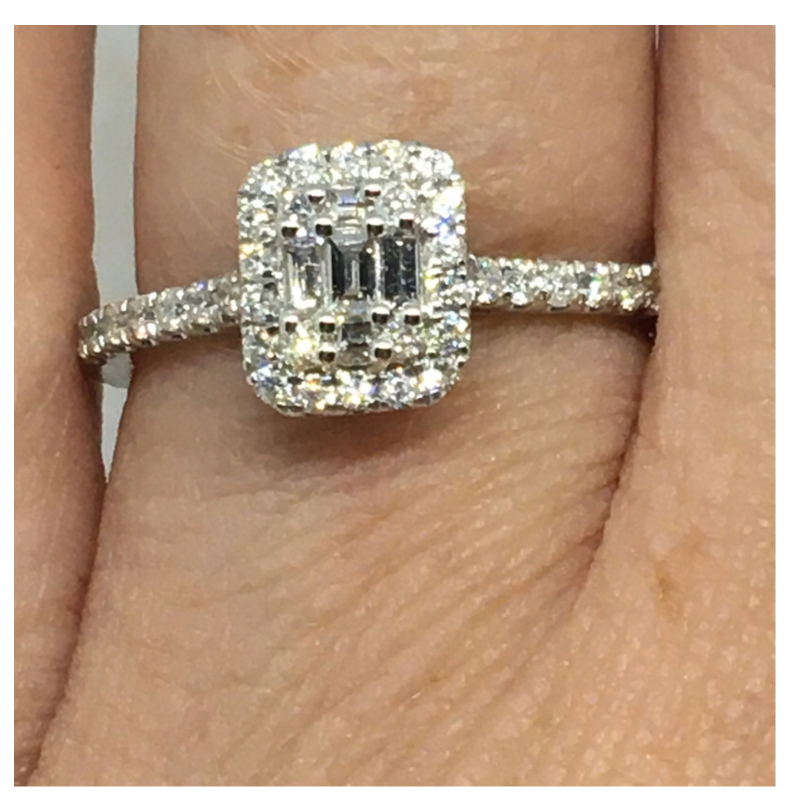 18kt White Gold Engagement Ring