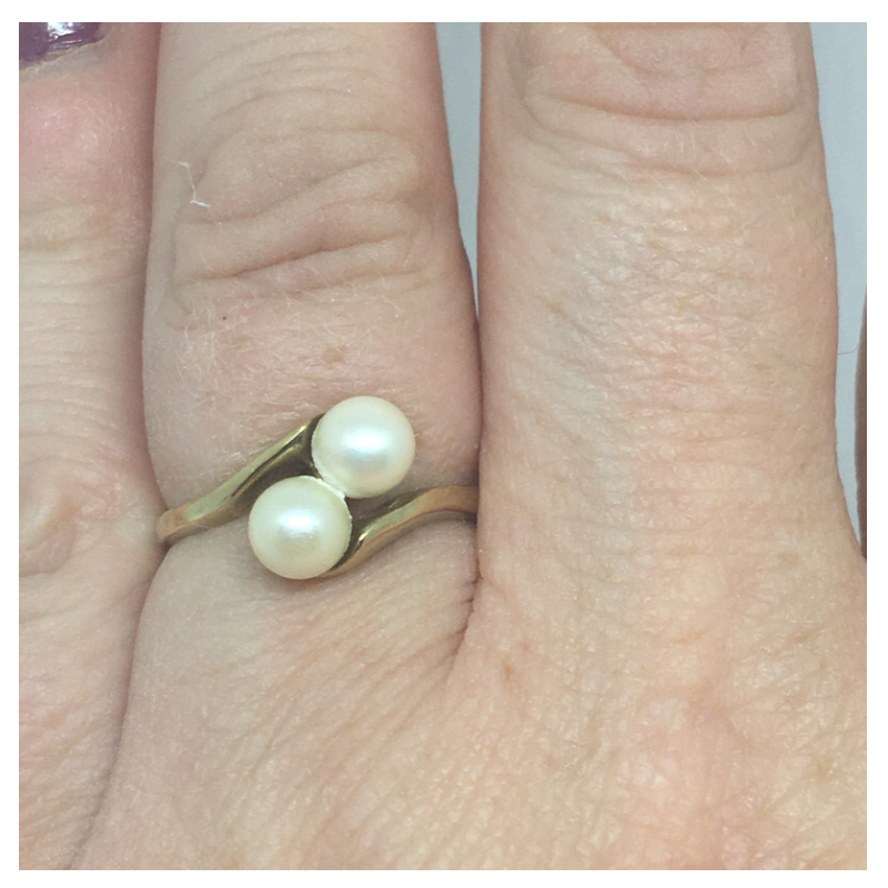 9kt Gold Ring with Cross over Pearls