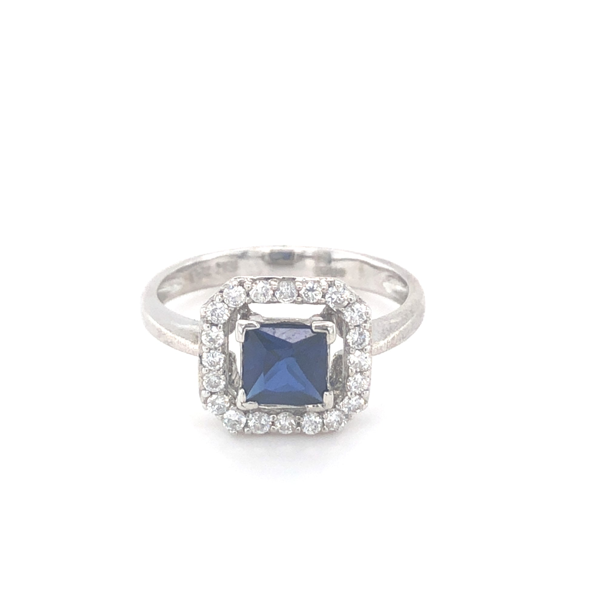18kt White Gold Sapphire Engagement Ring
