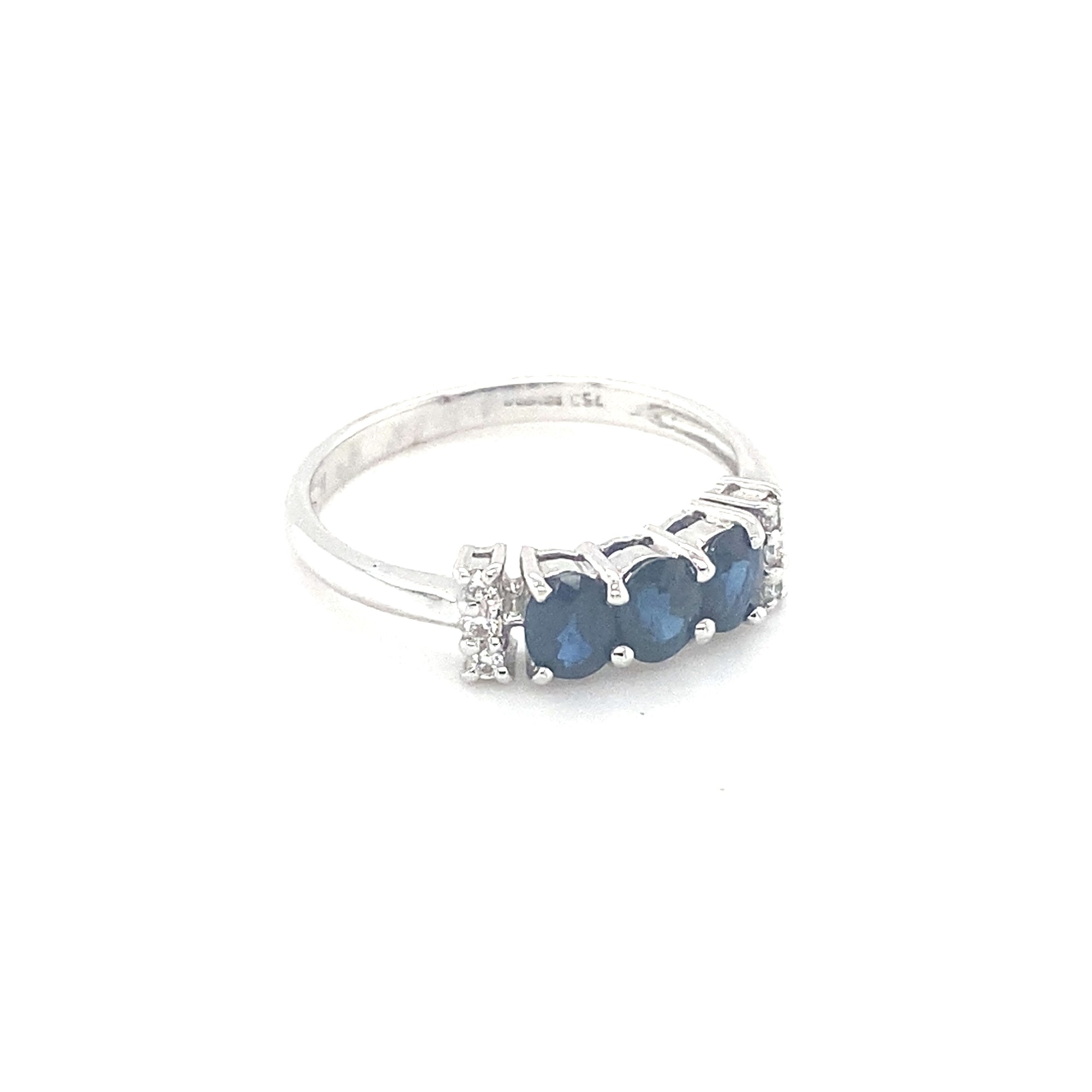 18ct White Gold Diamond &amp; Sapphire Ring