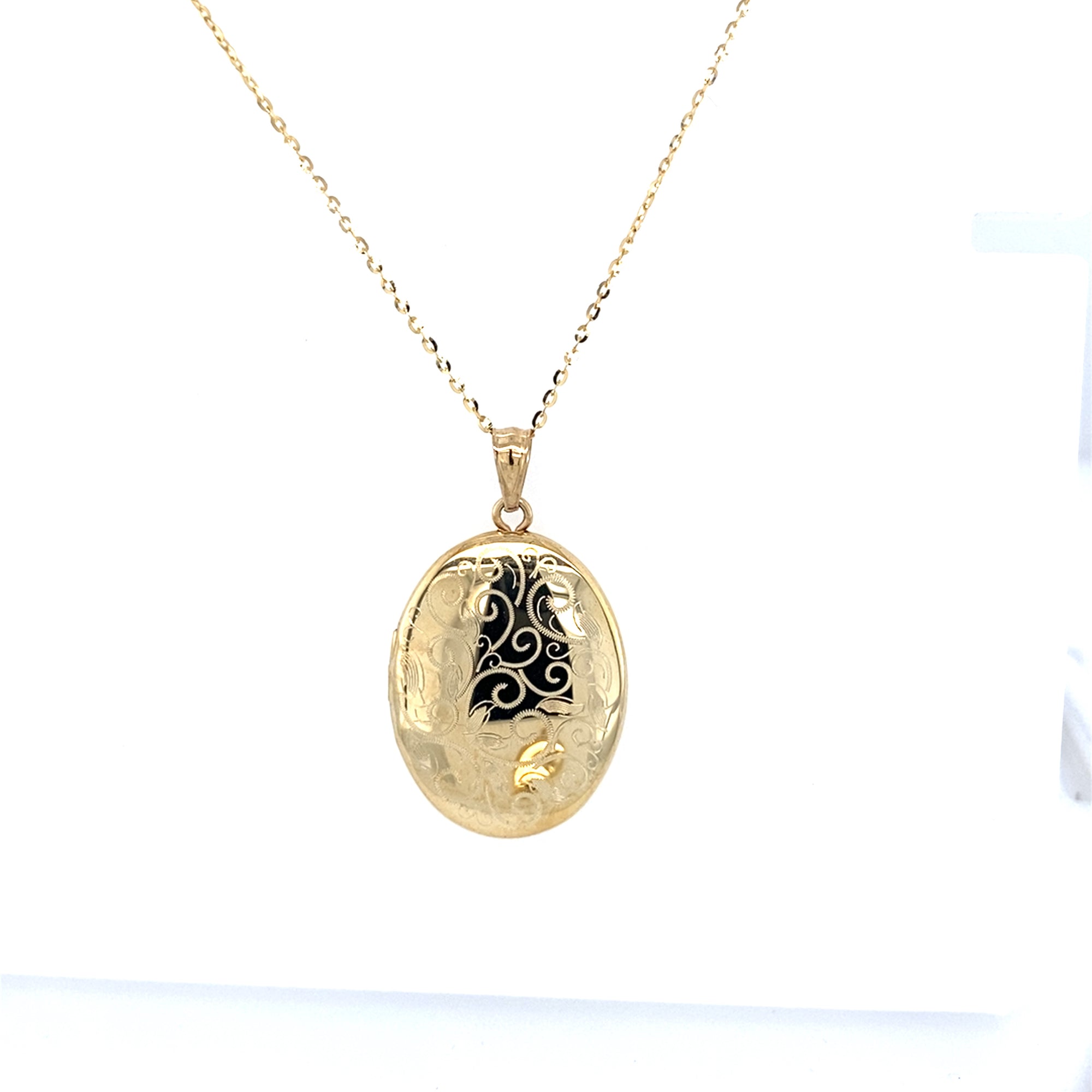 9kt Gold Decorated Locket
