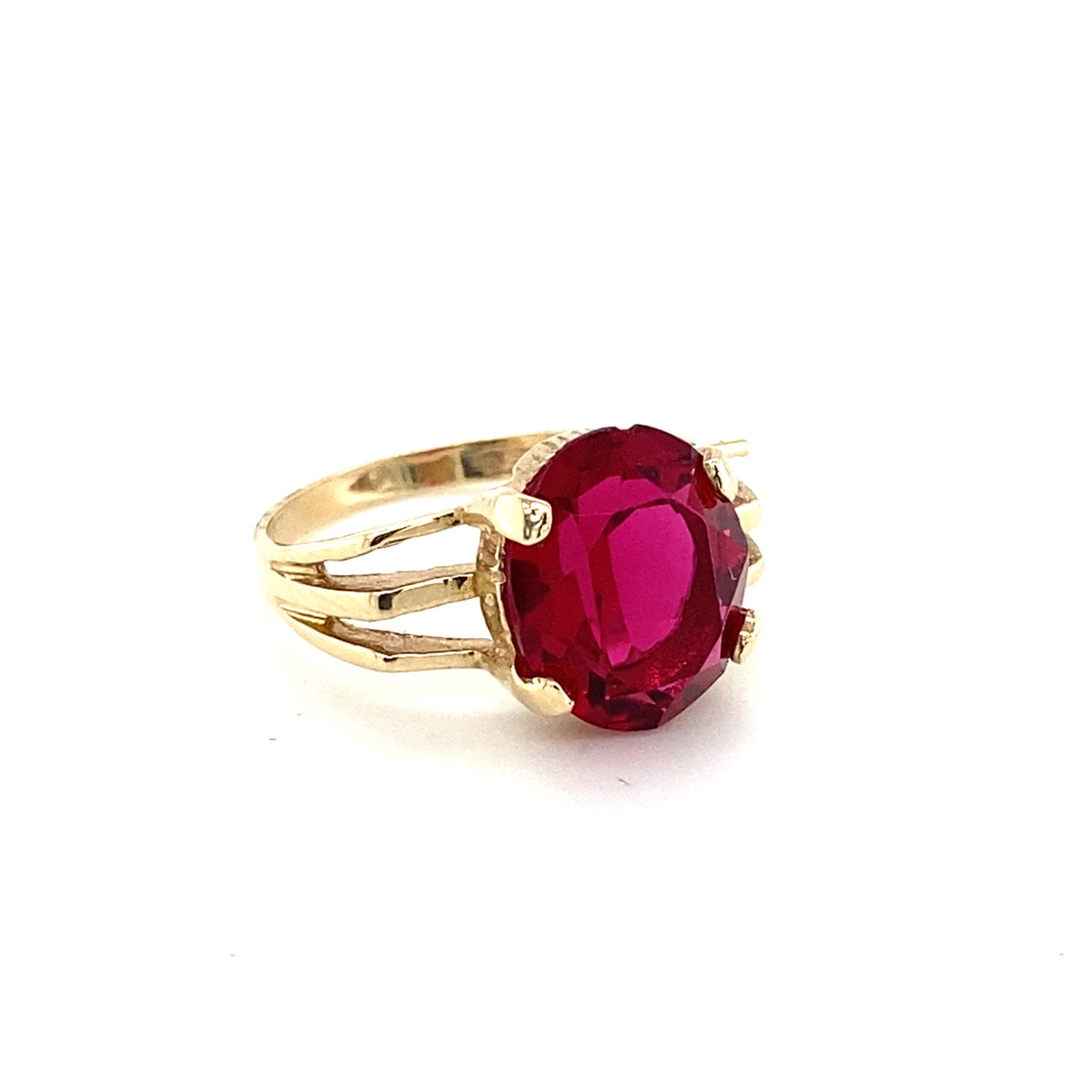 9kt Gold Ruby Coloured Ring
