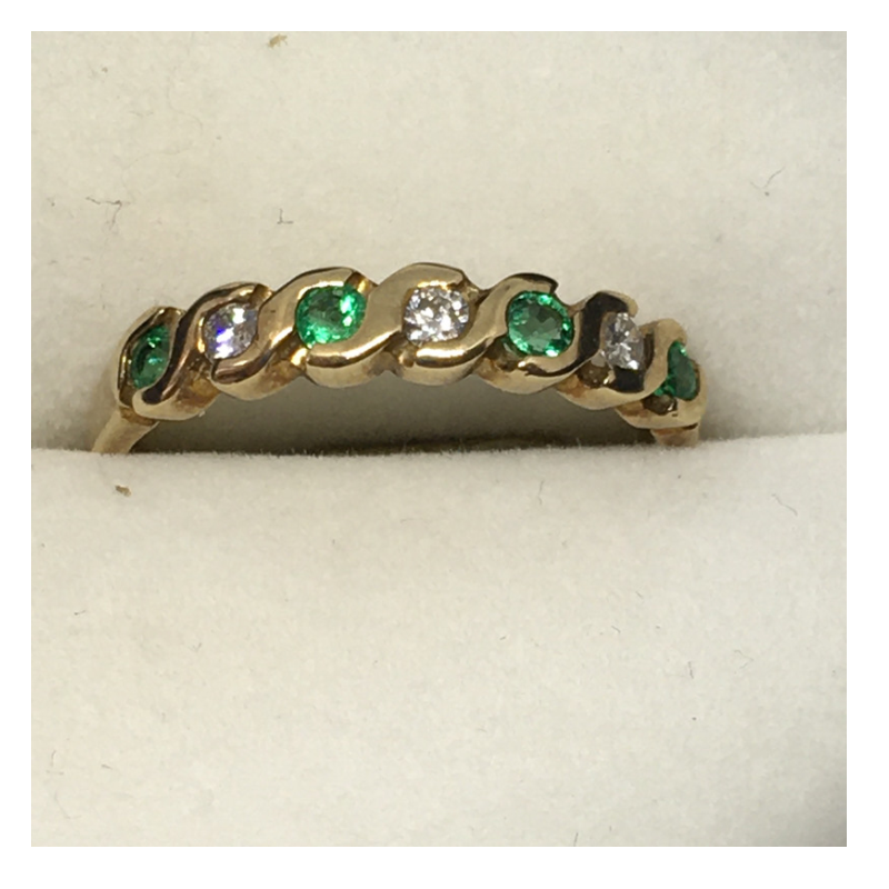 9kt Gold Emerald &amp; Diamond Ring